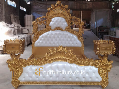 Tempat Tidur Mewah Dan Elegan
