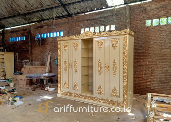 lemari-pakaian-kayu-5-pintu-ukir-jepara-terbaru
