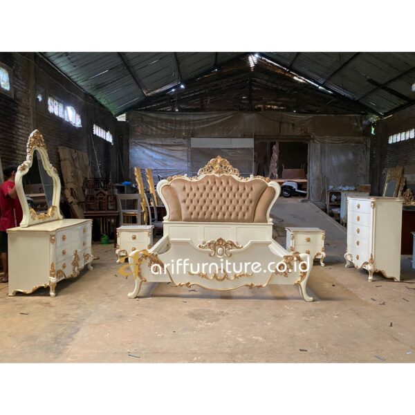 Set Kamar Tidur Model Klasik Ukir Eropa - Gambar 7