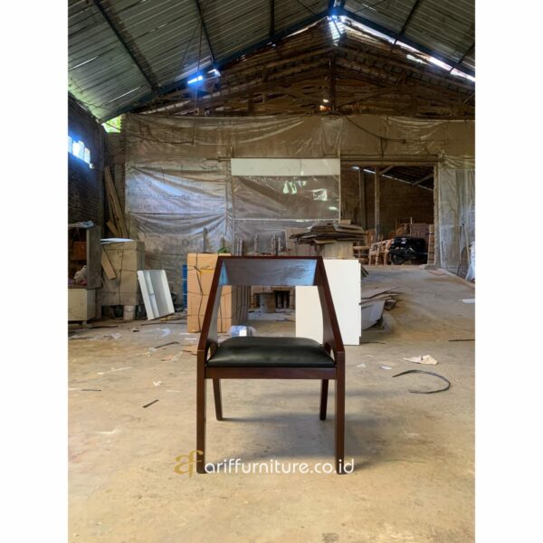 Kursi Cafe Klasik Minimalis Kayu - Gambar 2