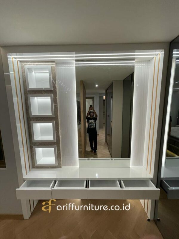 Set Kamar Tempat Tidur Minimalis Modern - Gambar 4