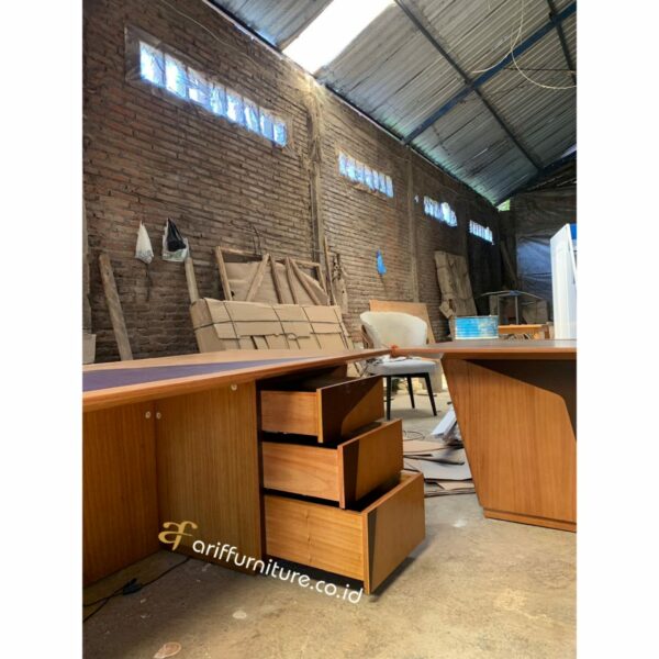 Meja Kantor Direktur Model Minimalis - Gambar 5