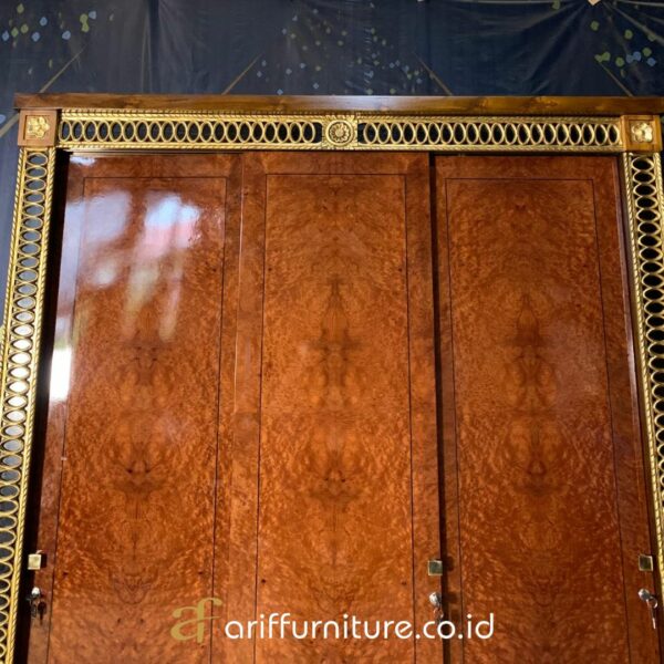 Lemari Pakaian 3 Pintu Veneer Jati Mewah - Gambar 7