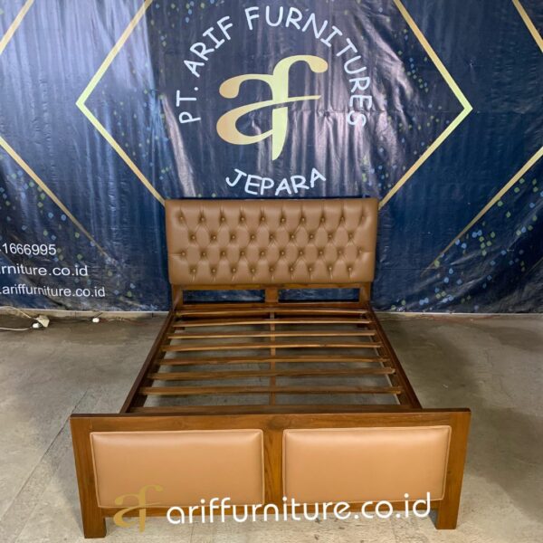 Kamar Tidur Minimalis Dengan Ranjang Jok Klasik - Gambar 3