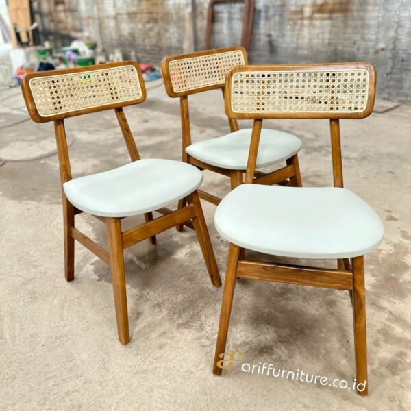 Kursi Cafe Unik Model Minimalis Kayu Jati Rotan AF-22 - Gambar 3
