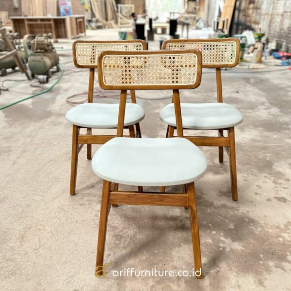 Kursi Cafe Unik Model Minimalis Kayu Jati Rotan AF-22 - Gambar 2