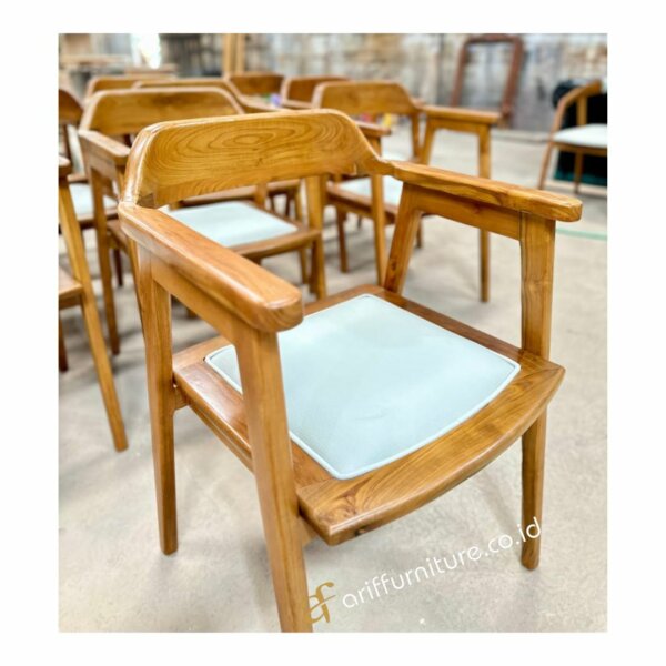 Kursi Makan Cafe Retro Sandaran Modern AF-23 - Gambar 5