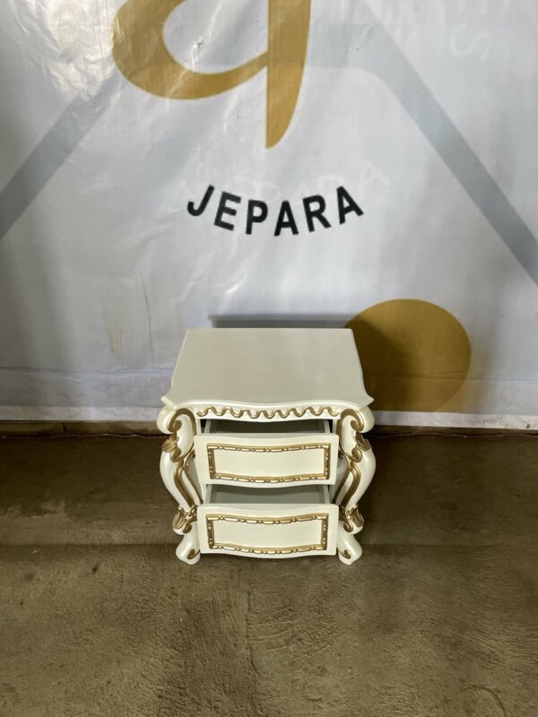 Custom Nakas Ukiran Side Table Kamar Tidur Mewah - Gambar 6