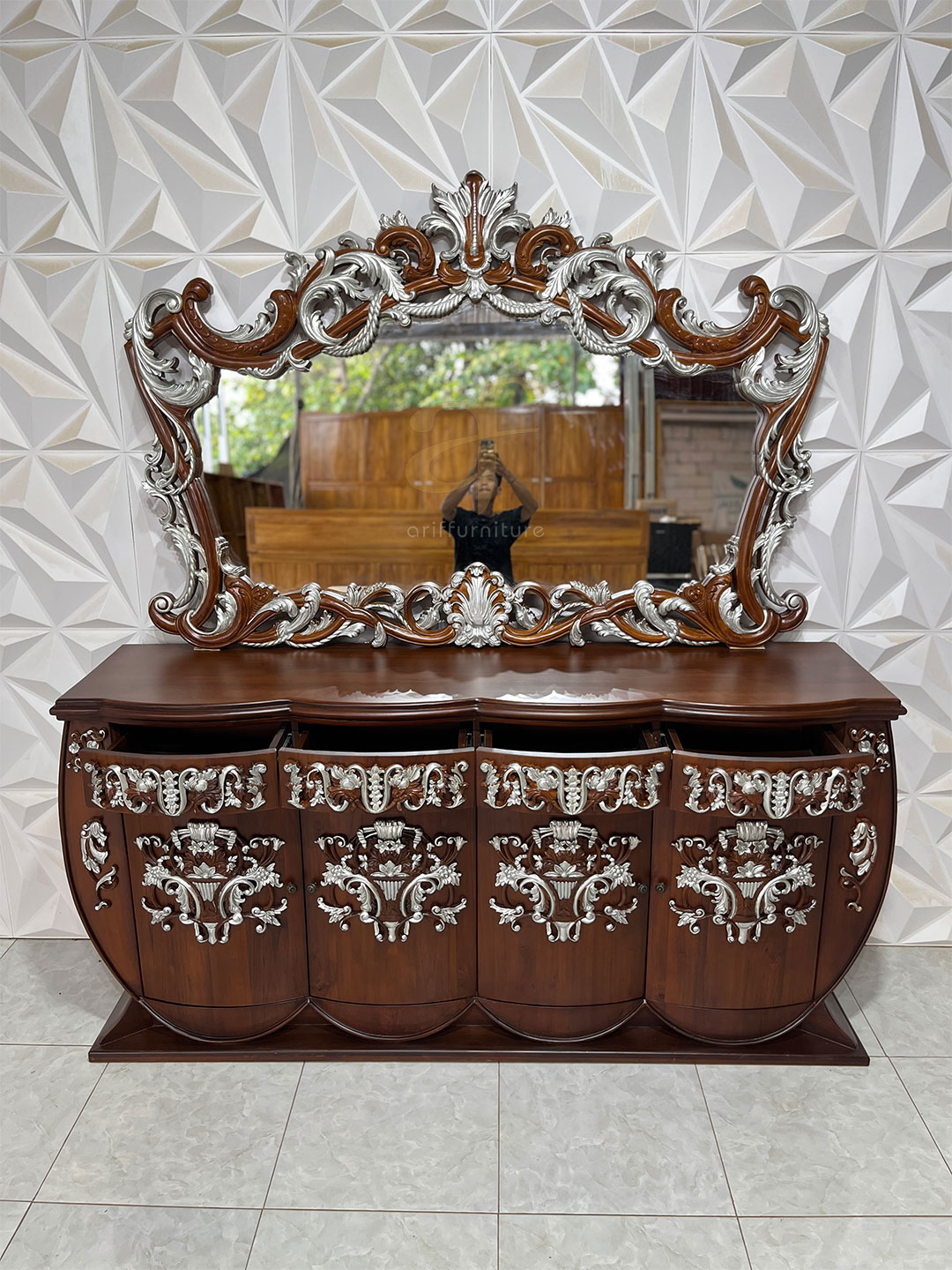 Meja Console Ruang Tamu Mewah Ukiran Jepara