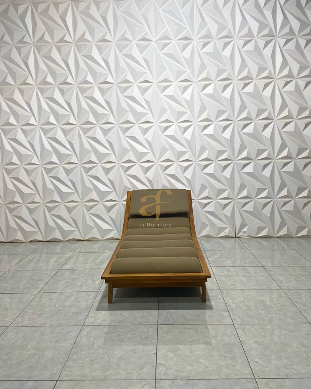 Furniture Outdoor Kursi Berjemur Dengan Bantalan