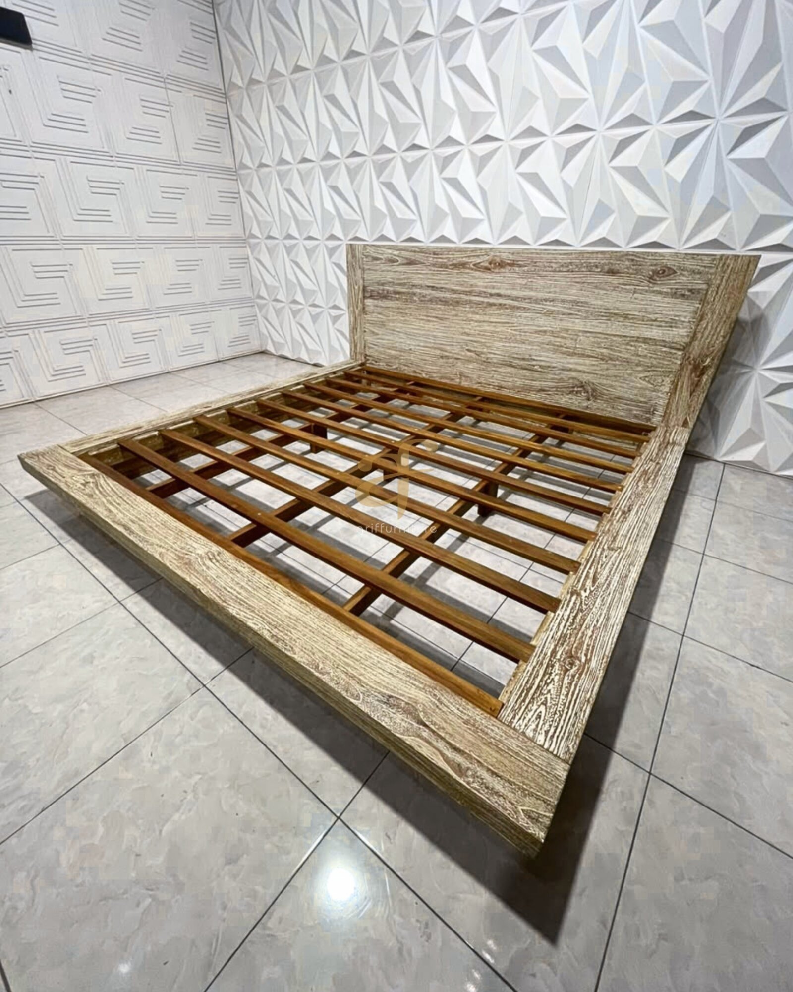 Tempat Tidur Rustic Whitewashed Kayu Jati Model Custom - Gambar 3