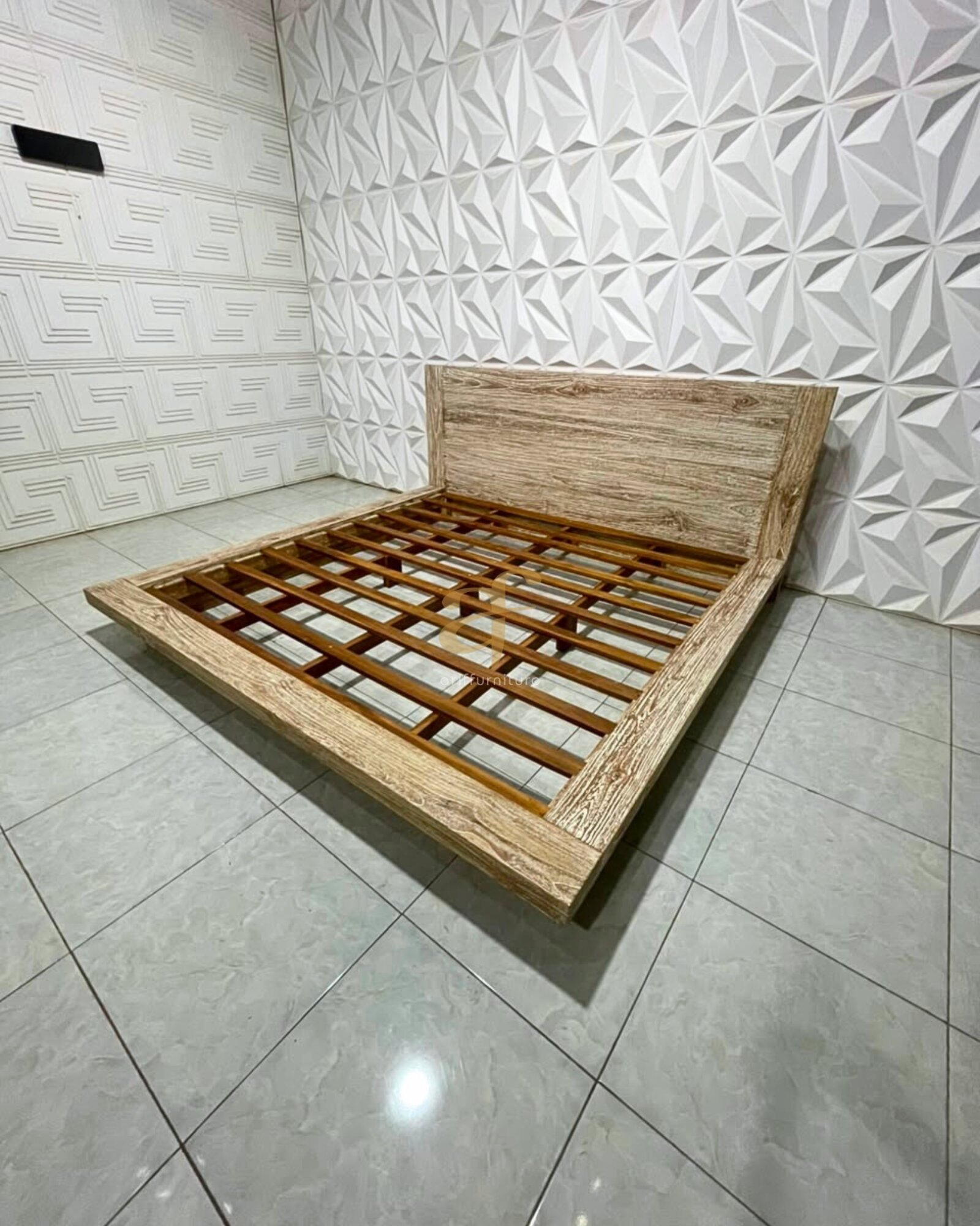 Tempat Tidur Rustic Whitewashed Kayu Jati Model Custom - Gambar 4