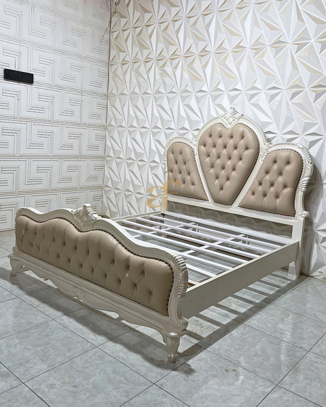 Ranjang Tidur Love Model Mewah Duco White - Gambar 4