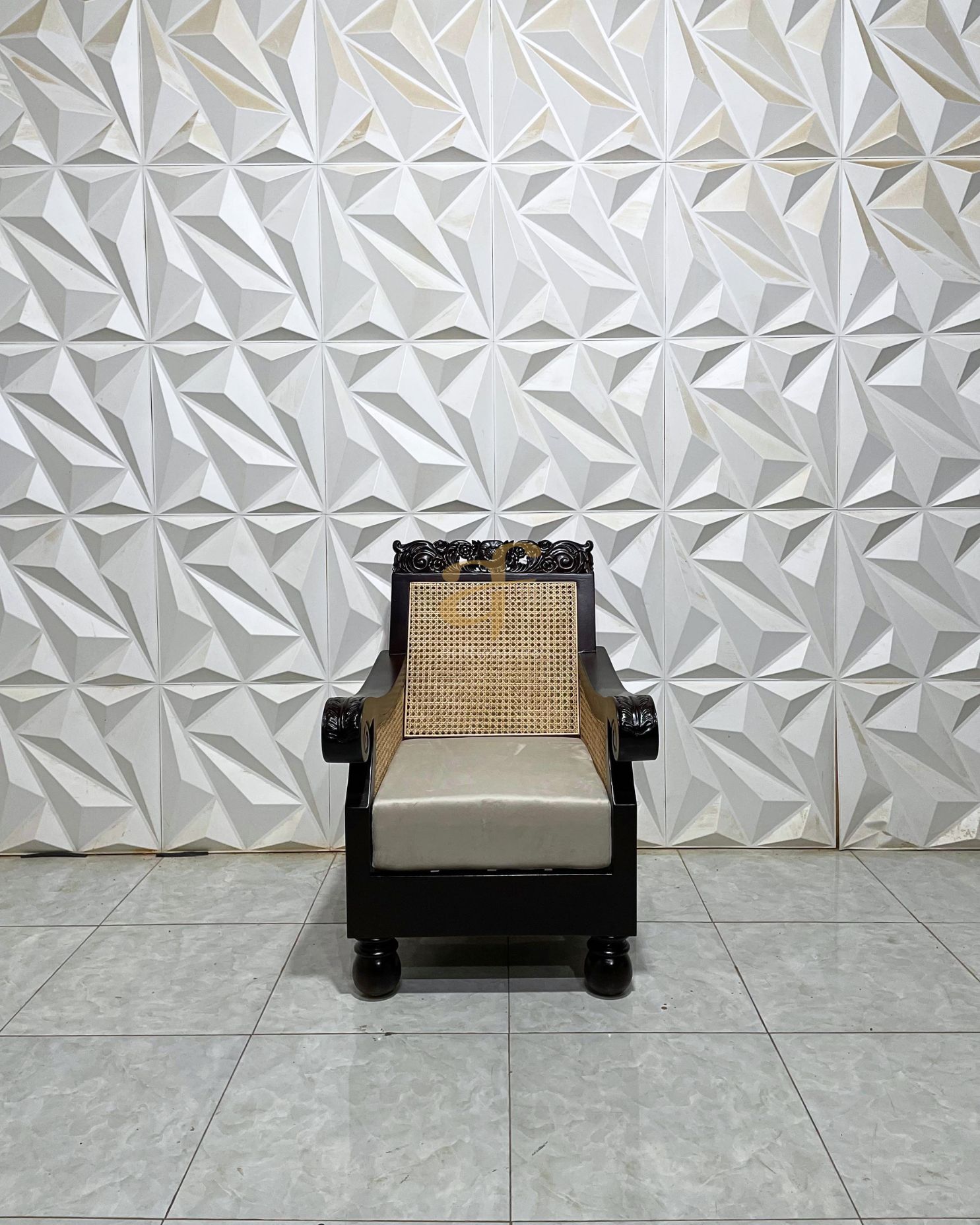 Relax Chair Classic Vintage Jepara Carving